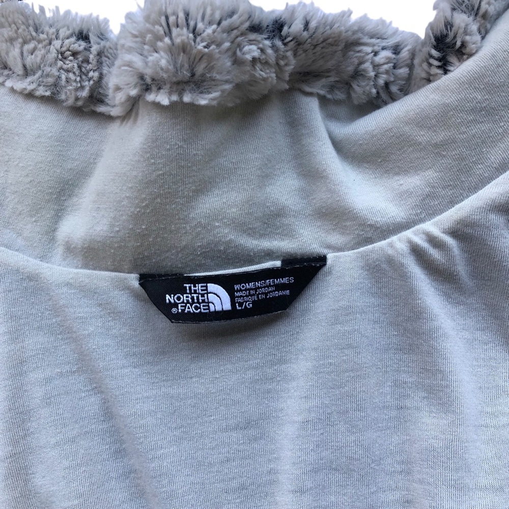 The North Face size  faux fur jacket/ grayish silver color~women’s sz L - Picture 10 of 11